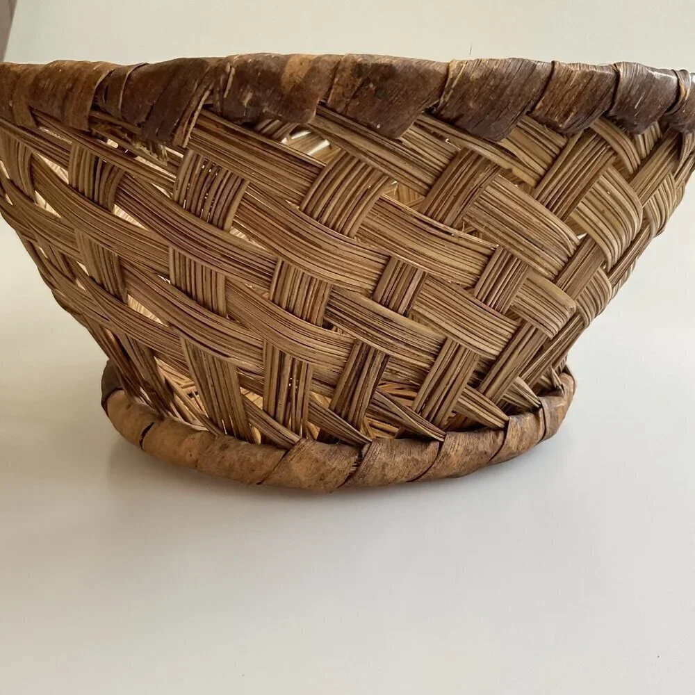 Vintage Handwoven Basket With Leaf Wrap Detail Round Boho Farmhouse 11.5